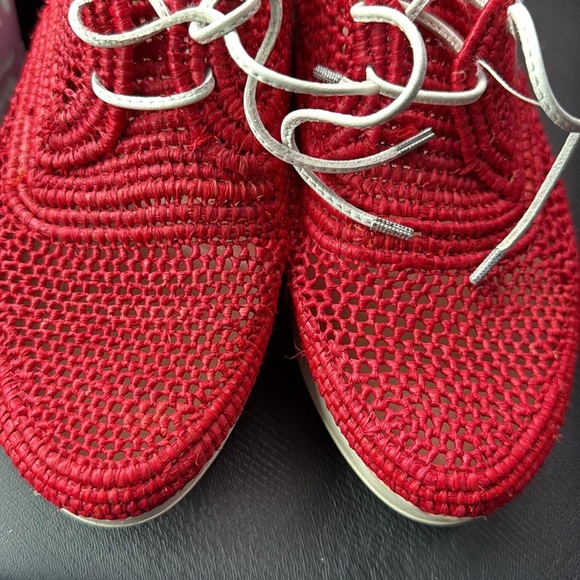 Red wedge lace up - Picture 2 of 4